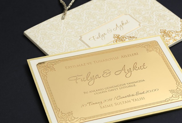 Carry Bag Style Plexiglass Wedding Card