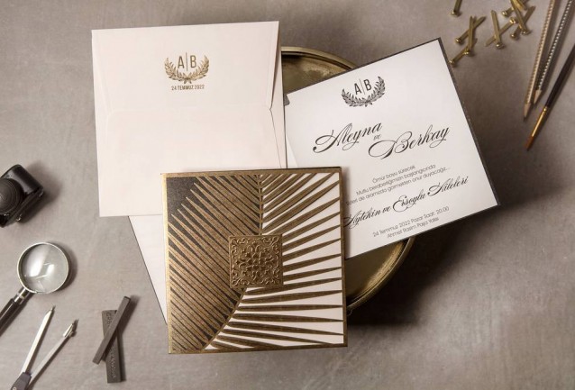 palm leaf wedding invitation