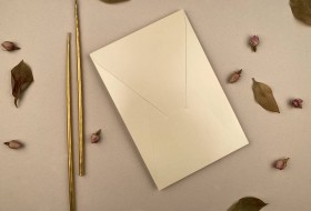 14x21 cm Dikey Davetiye Zarfı Parlak Krem 210 Gr.