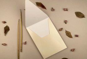 14x21 cm Dikey Davetiye Zarfı Parlak Krem 210 Gr.