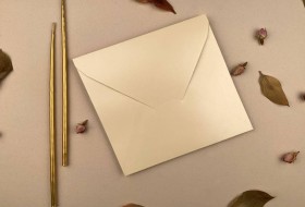 17x17 cm Davetiye Zarfı Parlak Krem 210 Gr.