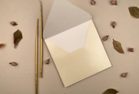 17x17 cm Davetiye Zarfı Parlak Krem 210 Gr.
