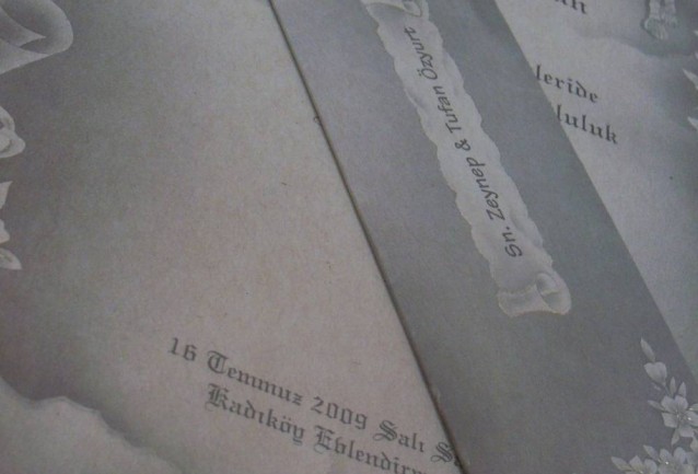 FIRSAT ÜRÜNÜ OLUP STOKLARLA SINIRLIDIR.son 50 adet19,5x31 ebatlarında ferman davetiye modelidir.Kutulu zarf ile gönderilir.